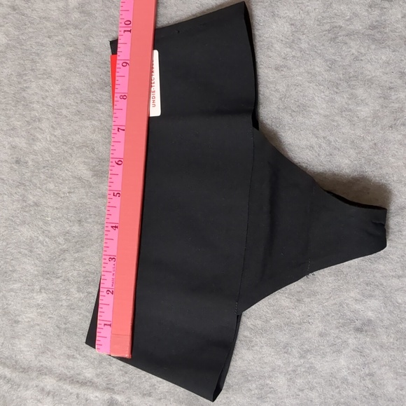 Spanx Undie-tectable black Thong  size XS - Picture 9 of 10